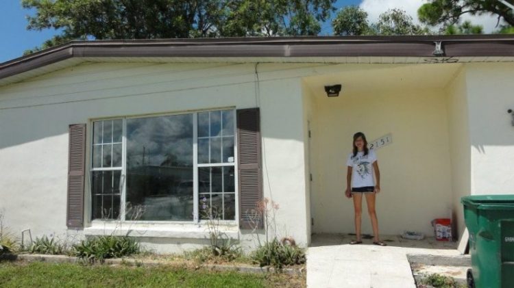 Are doar 14 ani, dar și-a luat casă de 100.000 de dolari din banii câștigați de ea! Și-a mai luat încă două până la majorat! Ce a făcut puștoaica cu ele: