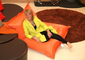 Ea este cea mai bogată femeie din Marea Britanie! „Milionara secretă” are un conac superb de 2 milioane de lire sterline. Reședința de lux are 5 dormitoare și un labirint spectaculos. Uite cum arată: